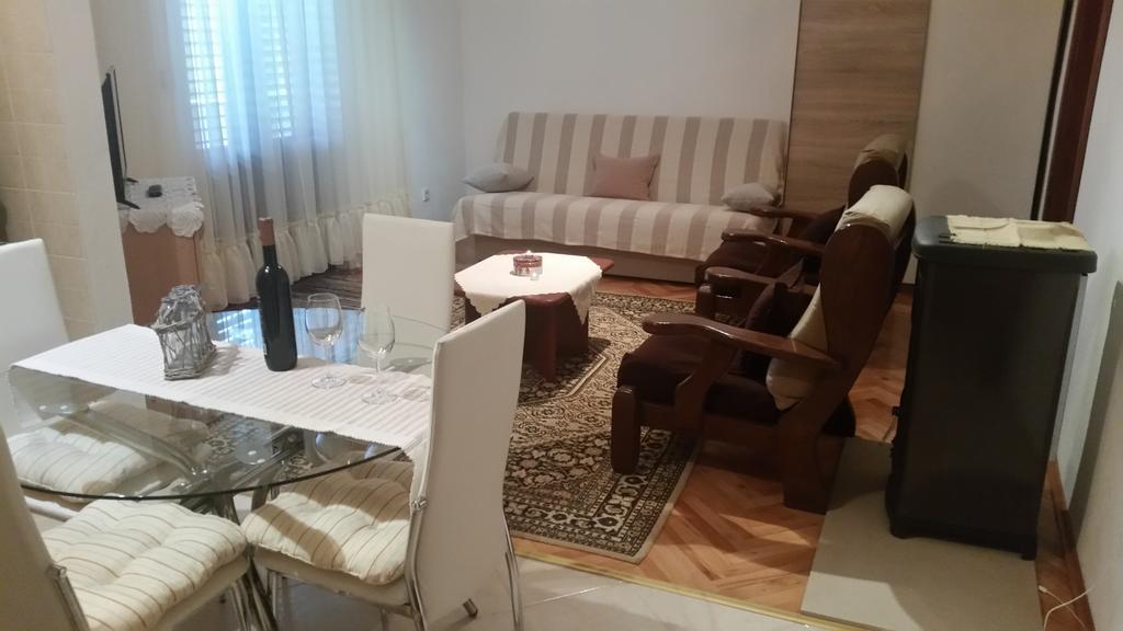 Apartment B&K Raslina Luaran gambar