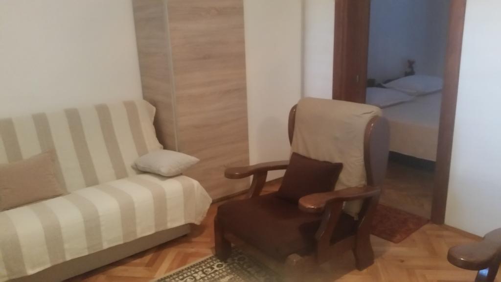 Apartment B&K Raslina Luaran gambar